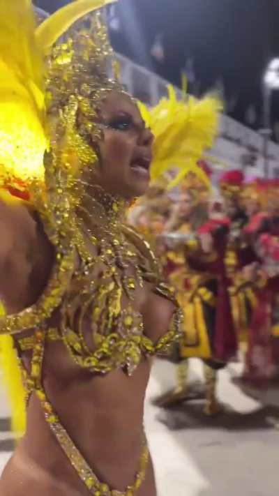 Viviane Araujo (@ara<wbr>ujovi<wbr>viann<wbr>e)
