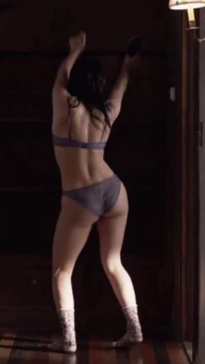Wanna absolutely pound the fuck outta Emmy Rossum 🤤🔥💦 Look at that ass goddamn!