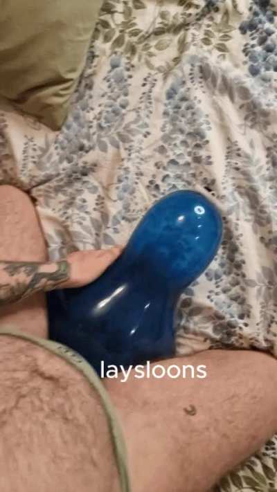 I love humping pretty balloons and seeing the neck bulge out 😵‍💫😵‍💫
