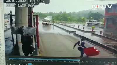 speeding ambulance loses control. Kills patient, 2 attenders and a bystander, driver lives. Karnartaka | India