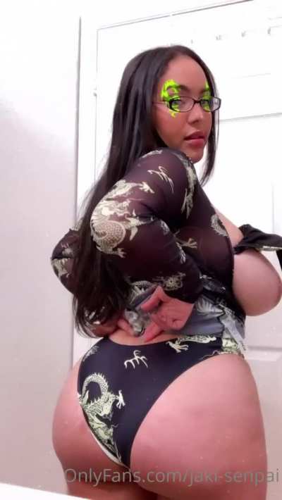 Thick & Busty