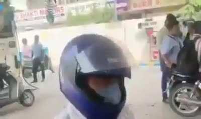 Petrol ke daam😂
