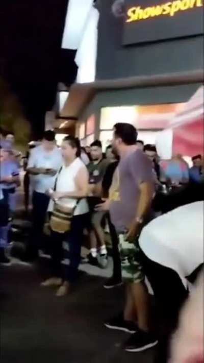 Resistencia: Amplio operativo para desalojar a un carrito pochoclero, pero los vecinos se levantaron y lo impidieron