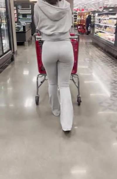 someone airdropped this video of me to everyone in target