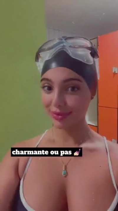 Julia à la piscine