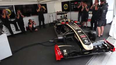 F1 car plays happy birthday song