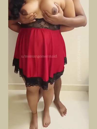കുറച്<wbr>ചു മാങ്ങ ഉടച്ച<wbr>ാലോ? Come.. squeeze the juice out.. (f)