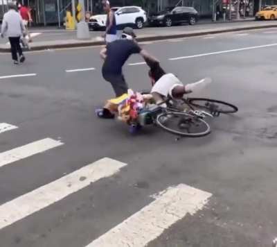 Black guy being disrespectful to Chinese people gets his ass beat