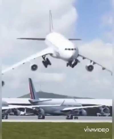 Planes get bored when not....borded