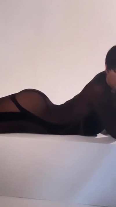 🖤 🍑