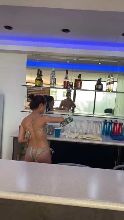 El rico y jugoso culazo 🍑 de Alessandra Querci
