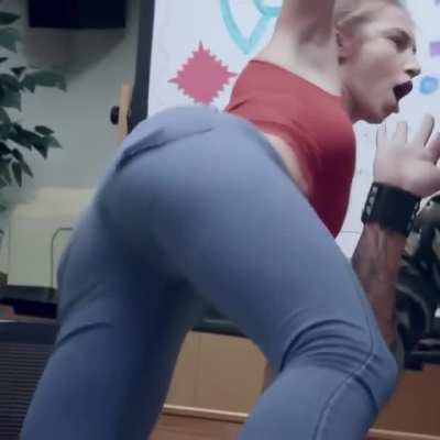 Courtney's All-time Best Twerk @ 60FPS