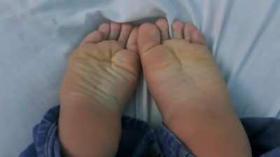 Toes dancing