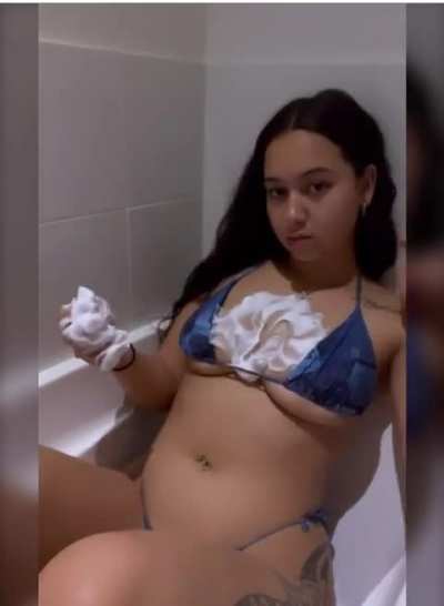 Maori girl 