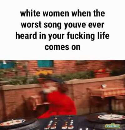 👩🏻