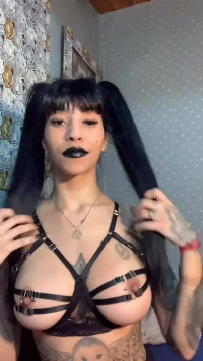 Do you like my bra?
