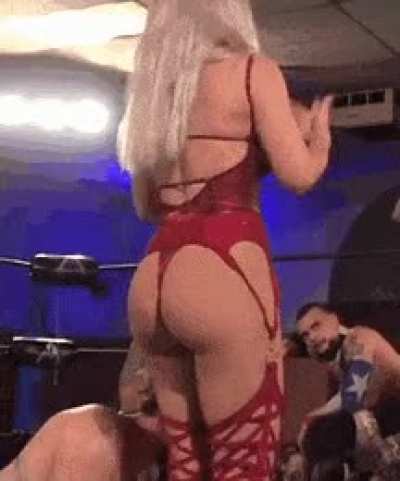 Scarlett in your best attire ever.<wbr>..🔥🔥🔥
