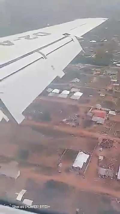 ✈️ Airjet Angola E145 Crashes Before Runway at Kolwezi — All Evacuate Safely