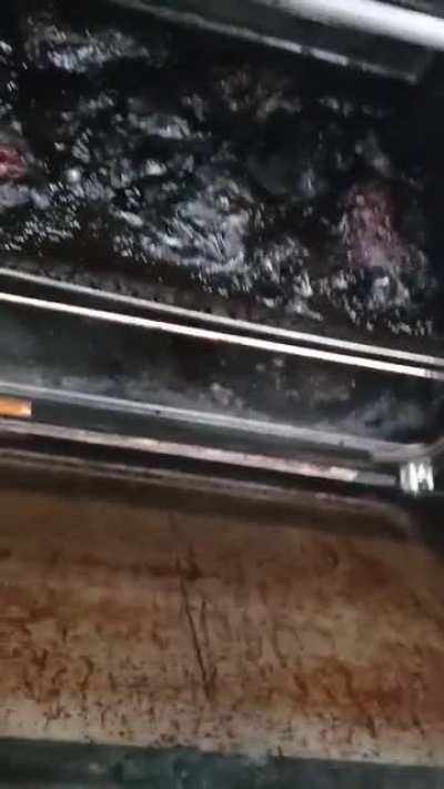 POV: Metes algo al horno
