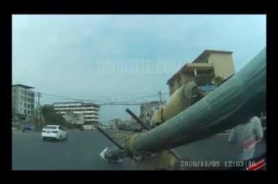 Pole to the face