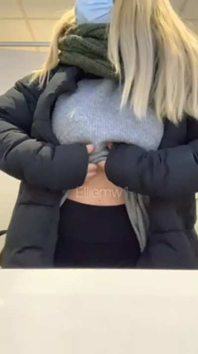 My winter clothes tried to hide my DDD’s …🥲