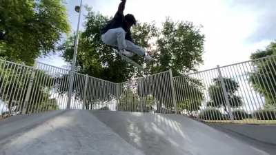 Kickflip catches are too satisfying 😭
