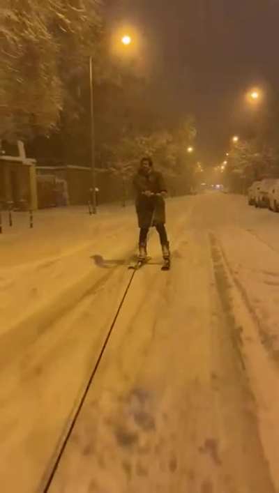Tow-skiing in the streets of Madrid after 61 years of no snow
