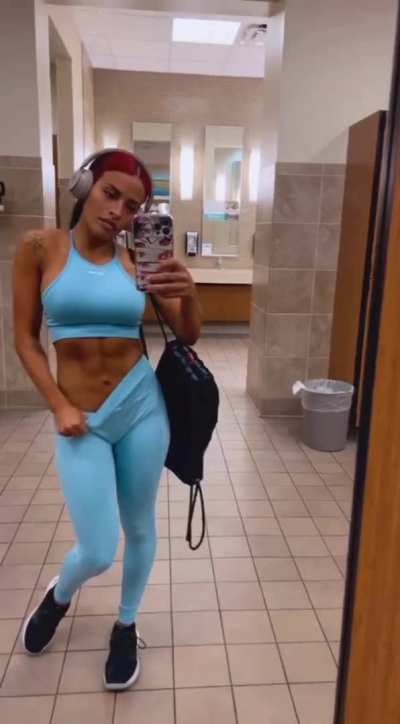 Zelina Vega 🍑