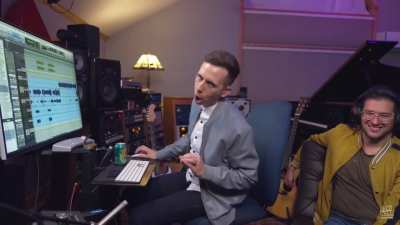 guitarist’s stank face goes verbal