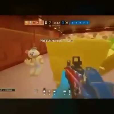 ⠀