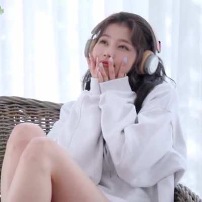 210405 - Beautiful Sana