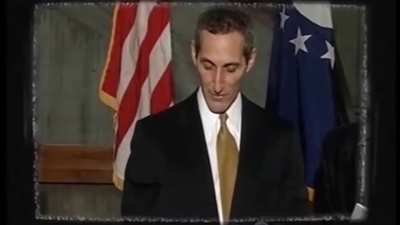 El flaco silverstein. El embajador yankee en Uruguay con el mejor español de la historia de los embajadores yankees del Uruguay. Año 2002