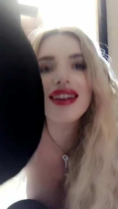 Bella Thorne Nude
