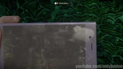 At a certain angle against the light, you can see Chloe’s fingerprints on her cellphone
