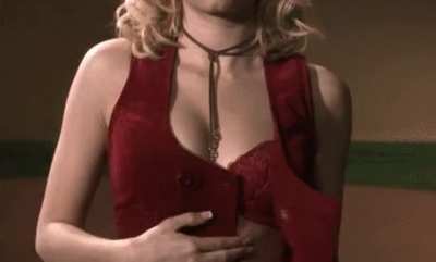 Elisha Cuthbert in The Girl Next Door.