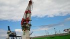 Riesenkran von Liebherr bei 6000t Last rückwärts umgerissen
