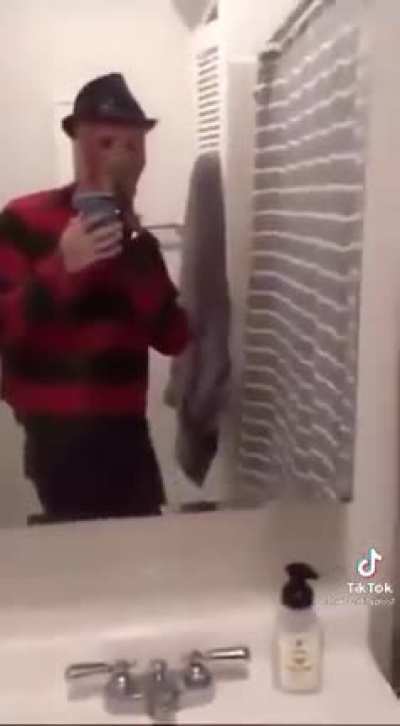 Nightmare on Elm Street… deleted scene?