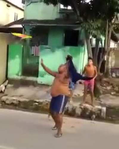 Quando uma pipa cai no meu bairro