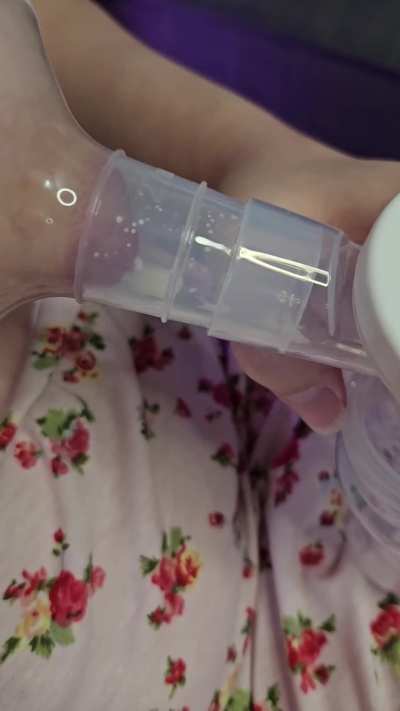 Breast pumping my nippl<wbr>e😋mil<wbr>ky machine🥛
