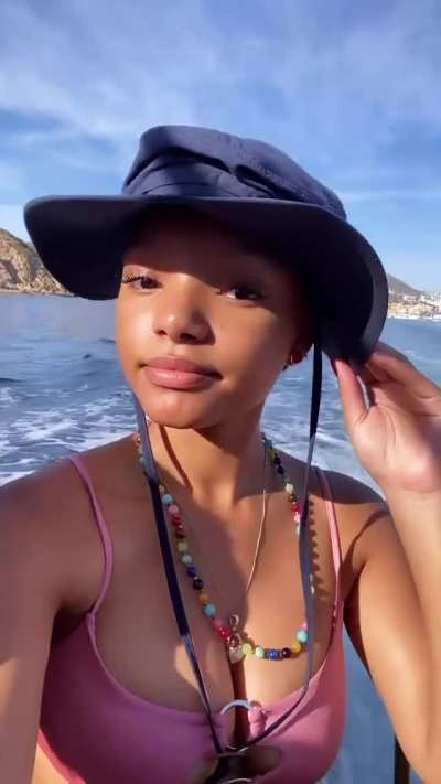 bucket hat baddie