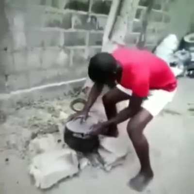 Saiam da frente imbecis, estou a cozinhar