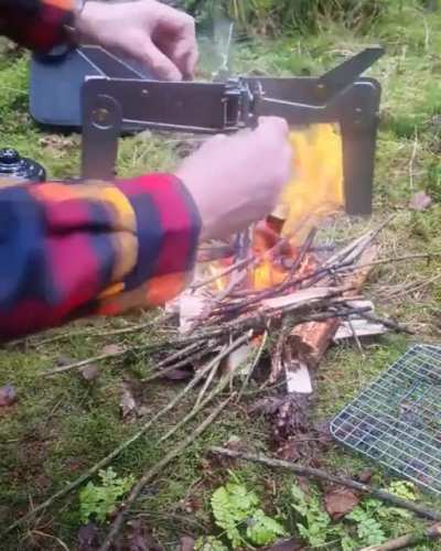Small handy grill stand