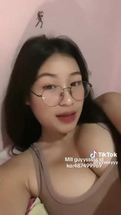 Ivy Valde<wbr>z/Ivy<wbr>sexyy<wbr>y