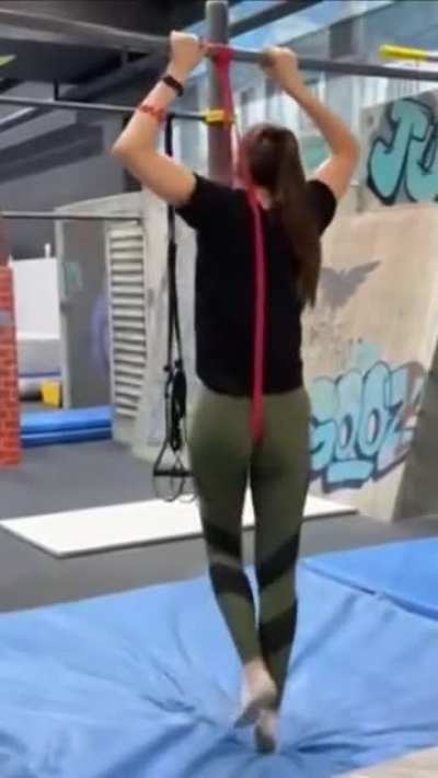 Assisted pull ups