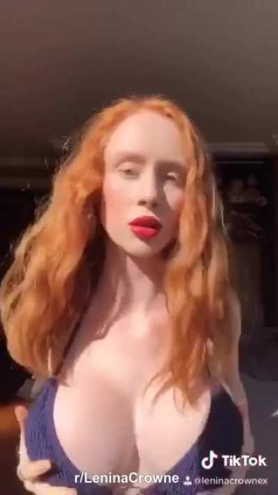 Lenina Crowne dancing