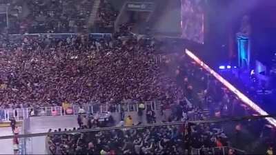 plateia no Knotfest Brasil ao som de AMON AMARTH