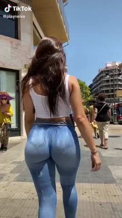 Soynieva’s phat ass