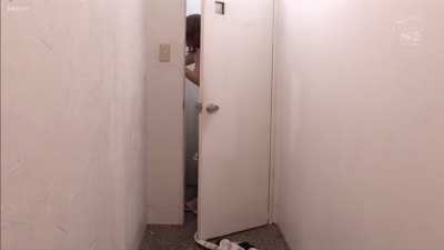 Sawano taking Yua to the bathroom.: SSNI-88