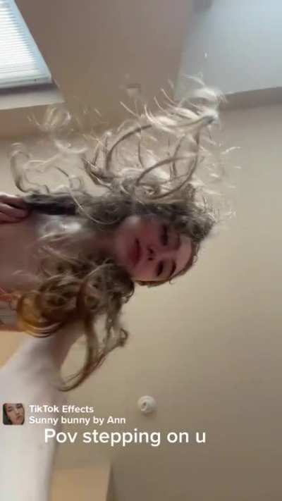 Scarlethartt444 pov stepping on u 