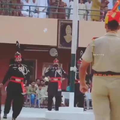 When paxxxtanis 🇵🇰 and endia<wbr>ns🇳🇪 of r/2asia4u meet irl